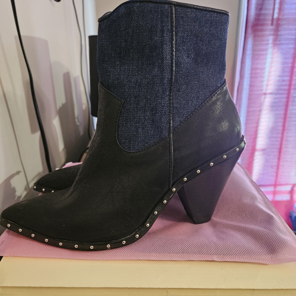 Chinese Laundry Ankle Boots